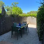 Appartement Giens, A Pied, Jardin Prive