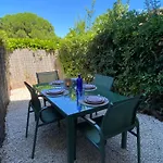 Giens, A Pied, Jardin Prive
