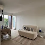Giens, A Pied, Jardin Prive Appartement