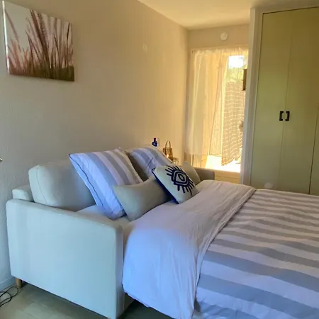 Апартаменты Giens, A Pied, Jardin Prive *